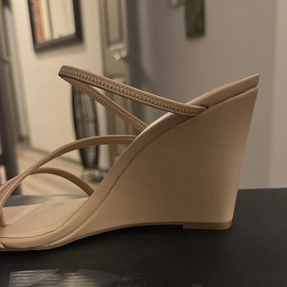 INC International Concepts 🌺Women's Beige Wedge Sandals BRAND NEW IN BOX SIZE 🌺